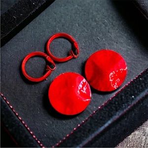 Vintage Pretty Metal Painted Enamel Red Clip On Earrings Retro Unique Pinup